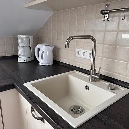 Shared Holiday In Two Separate Flats Апартаменты *